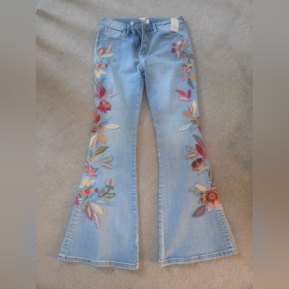 NWT Free People Driftwood Farrah Flare Leg Embroidered Jeans - Picture 1 of 8